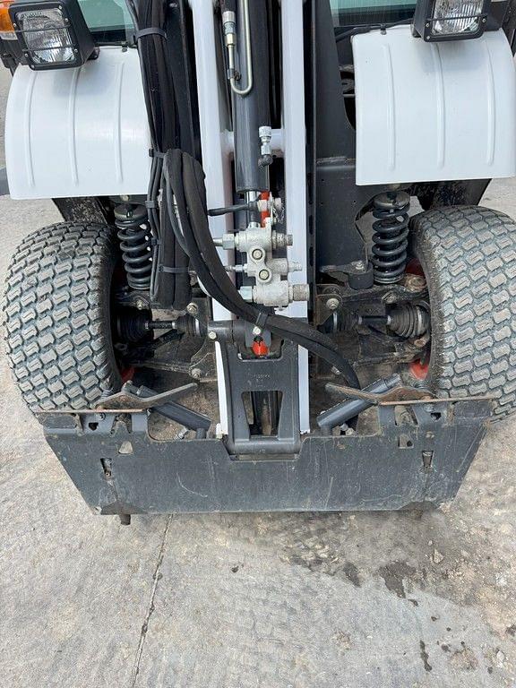 Image of Bobcat 5610 equipment image 3