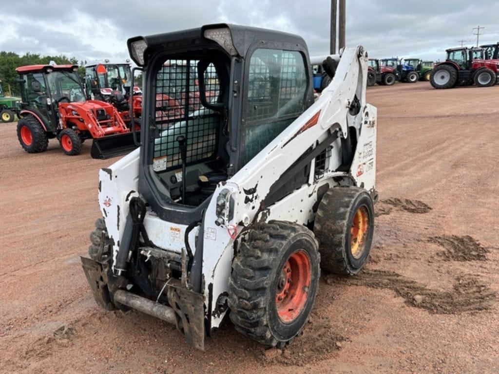 2014 Bobcat S590 Equipment Image0