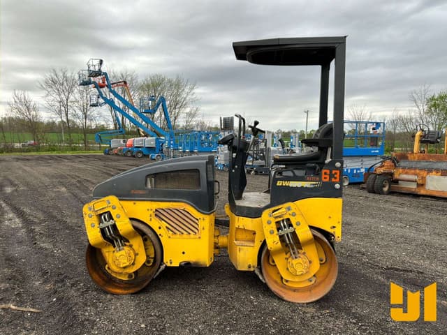 Image of Bomag BW120AD equipment image 4