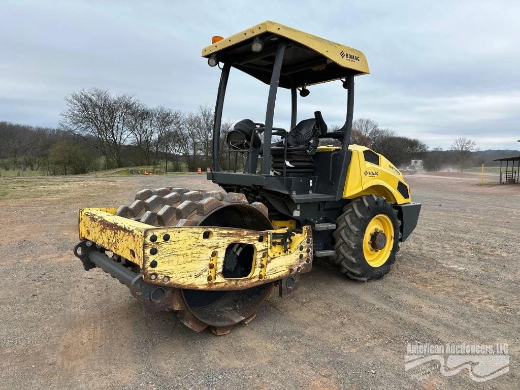 2014 Bomag BW145PDH-5 Equipment Image0