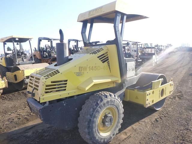 Image of Bomag BW145D-40 equipment image 2