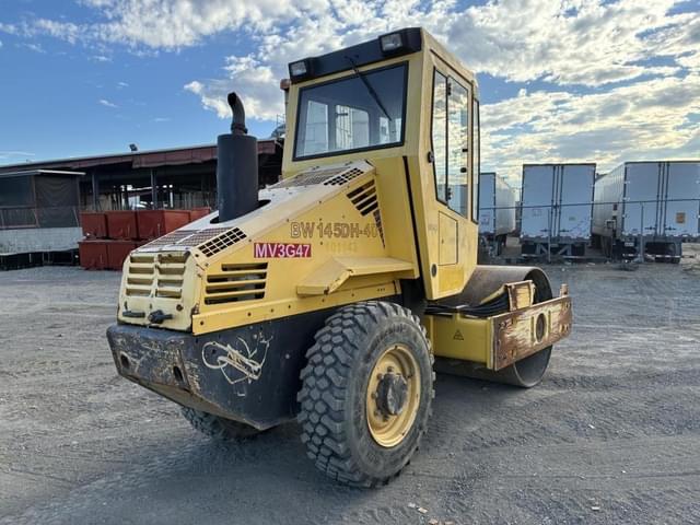 Image of Bomag BW145DH-40 equipment image 2
