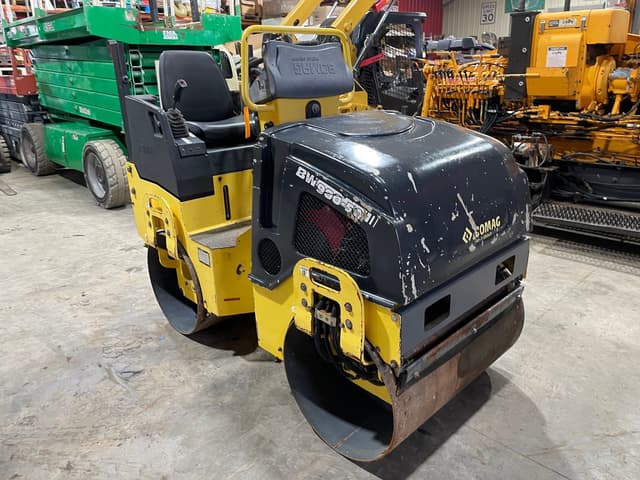 Image of Bomag BW900-50 equipment image 2