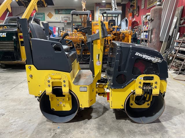 Image of Bomag BW900-50 equipment image 3