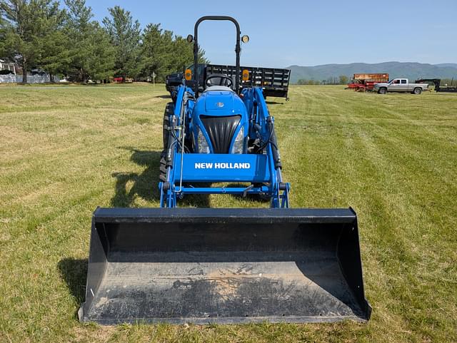 Image of New Holland Boomer 37 equipment image 2