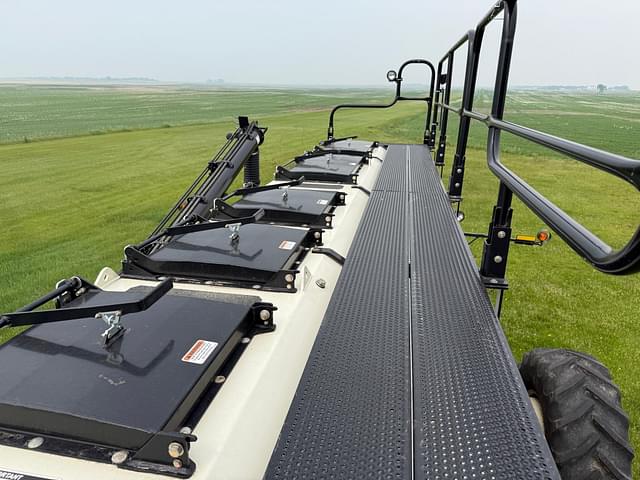 Image of Bourgault 3320-60 equipment image 4