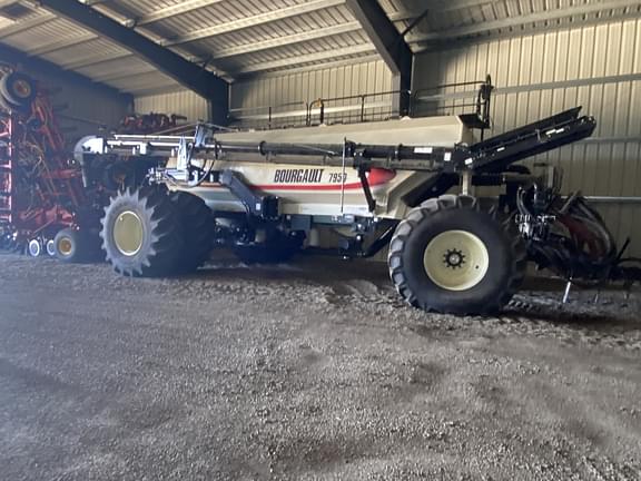 Image of Bourgault 3320 equipment image 1