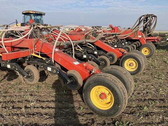 Image of Bourgault 3320 equipment image 2