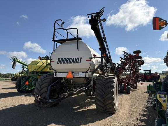 Image of Bourgault 3320 equipment image 2