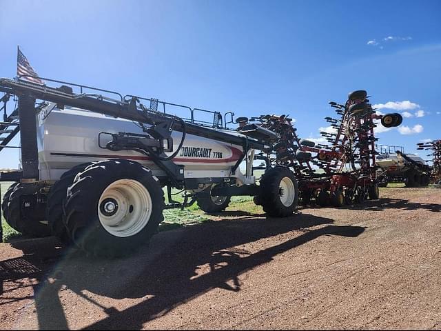 Image of Bourgault 3320 equipment image 2