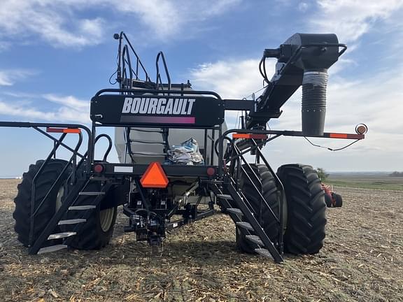 Image of Bourgault 3710 equipment image 2