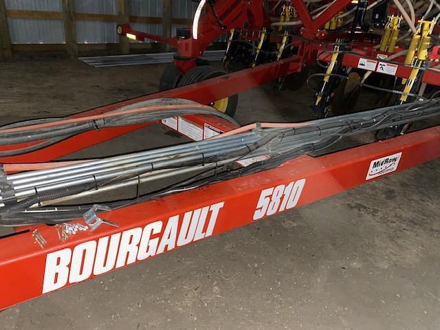 Image of Bourgault 5810 equipment image 1