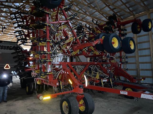 Image of Bourgault 5810 equipment image 4