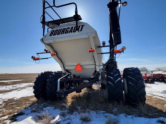 Image of Bourgault 6550ST equipment image 2