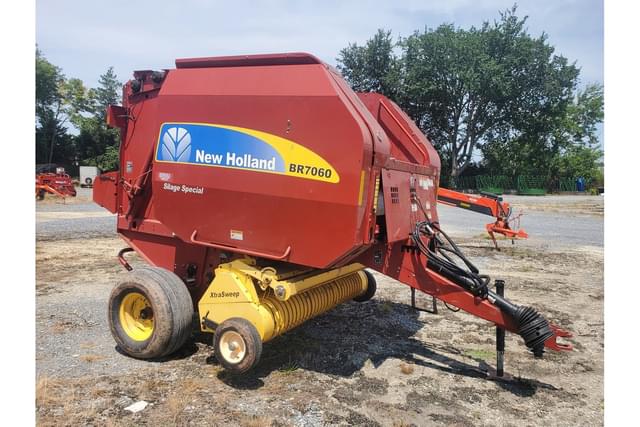 Image of New Holland BR7060 Silage Special equipment image 1