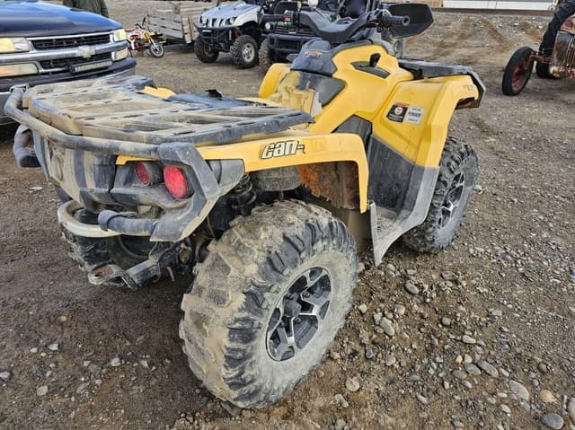 Image of Can-Am Commander XT  equipment image 3