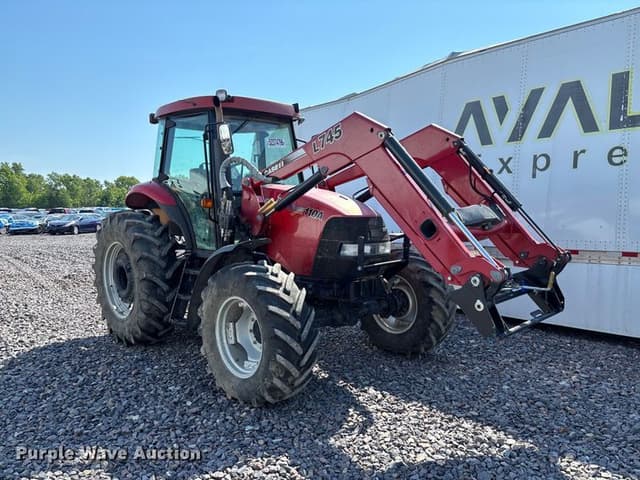 Image of Case IH Farmall 110A equipment image 2