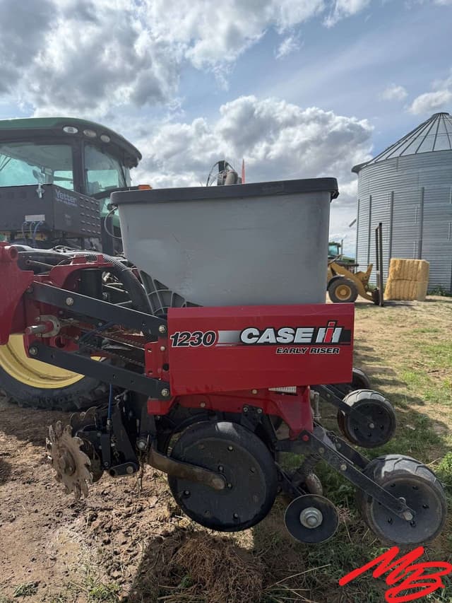Image of Case IH 1230 equipment image 1