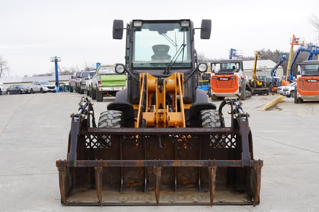 Image of Case 321F equipment image 4