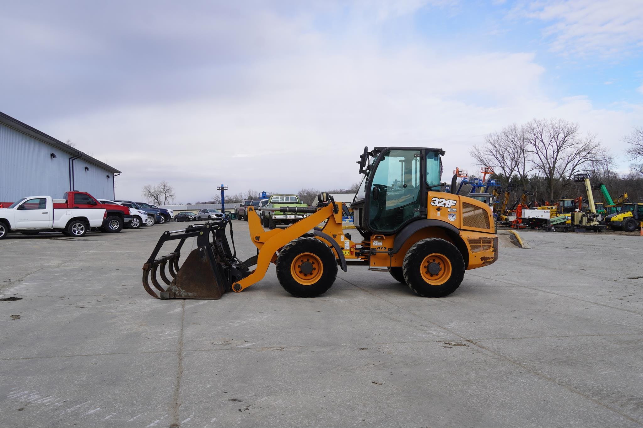 2014 Case 321F Equipment Image0