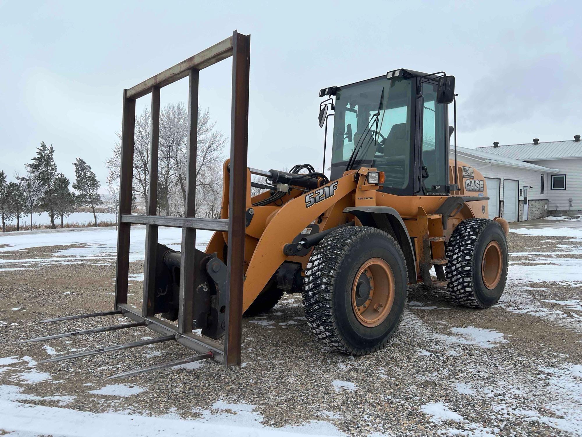 2014 Case 521F Equipment Image0