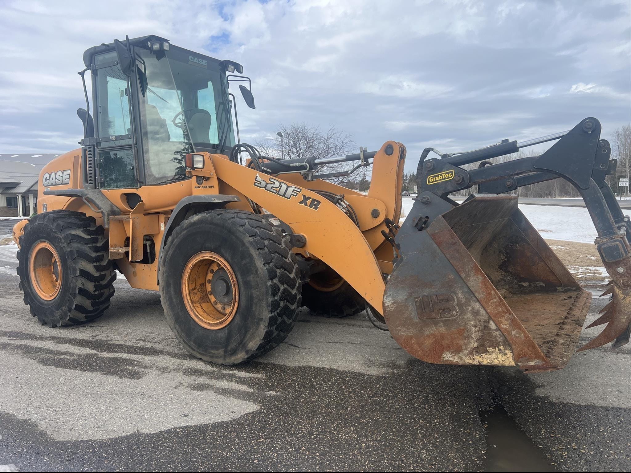 2014 Case 521F Equipment Image0