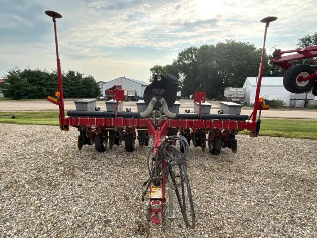 Image of Case IH 1225 equipment image 1