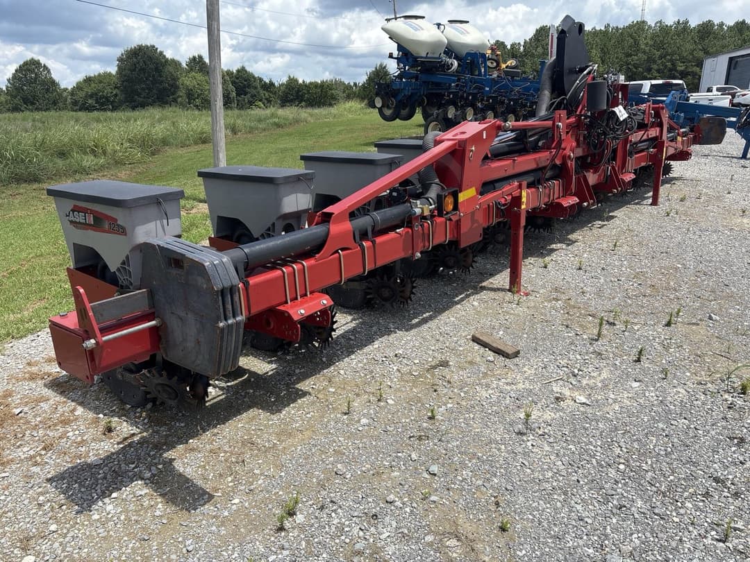 Image of Case IH 1235 Primary image