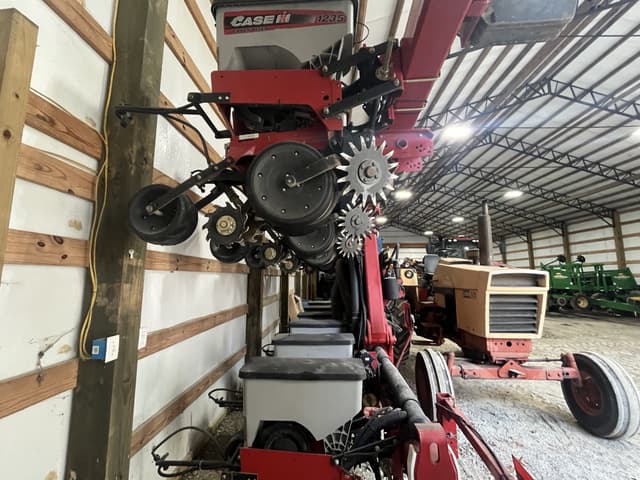 Image of Case IH 1235 equipment image 3