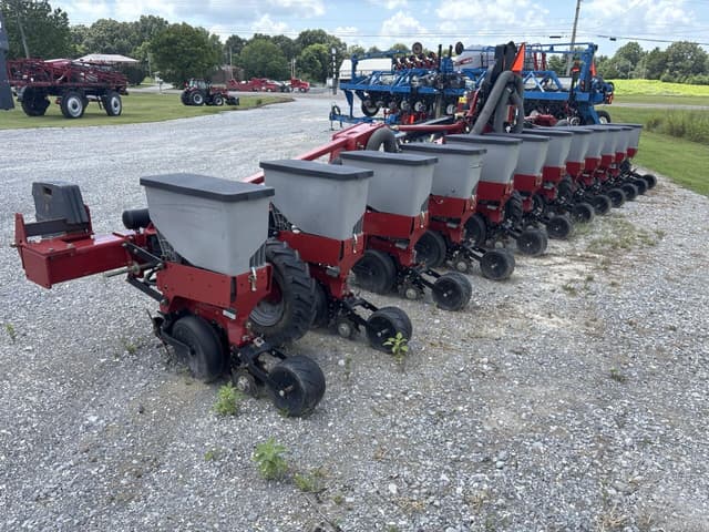Image of Case IH 1235 equipment image 3