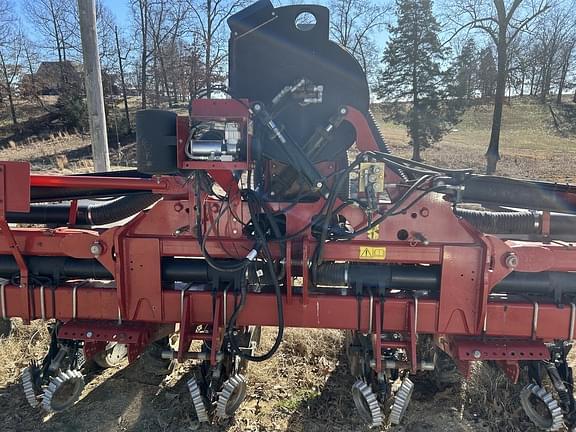 Image of Case IH 1235 equipment image 1