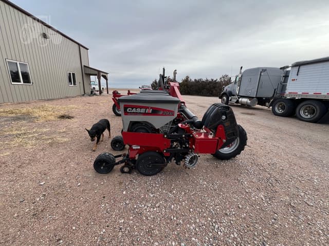 Image of Case IH 1235 equipment image 4