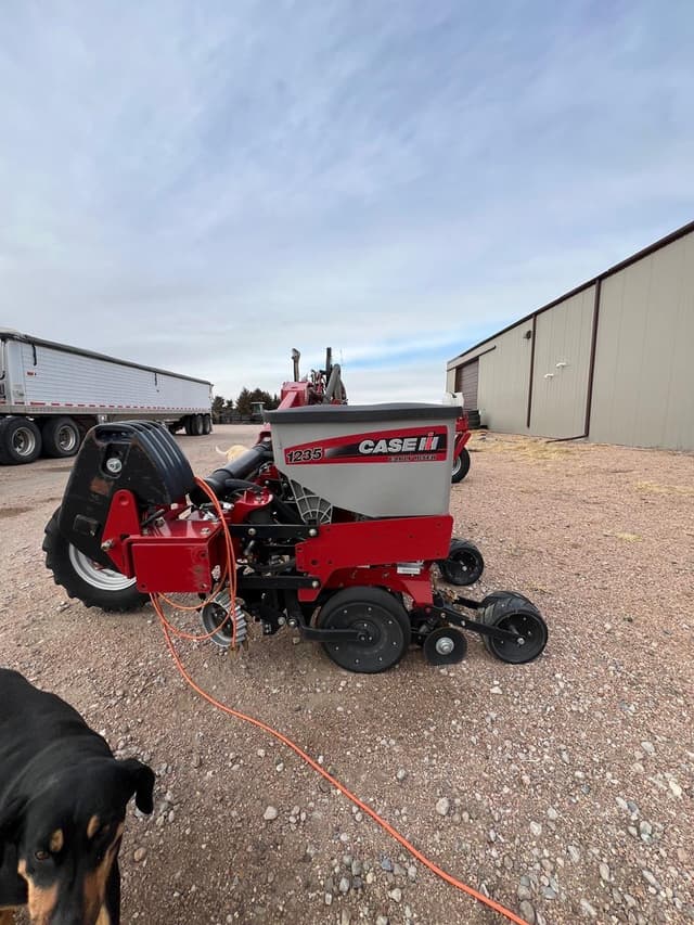 Image of Case IH 1235 equipment image 3