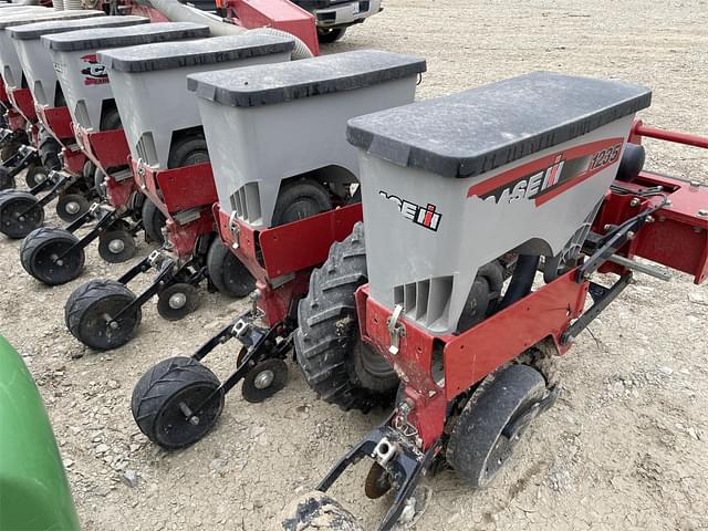 Image of Case IH 1235 equipment image 3