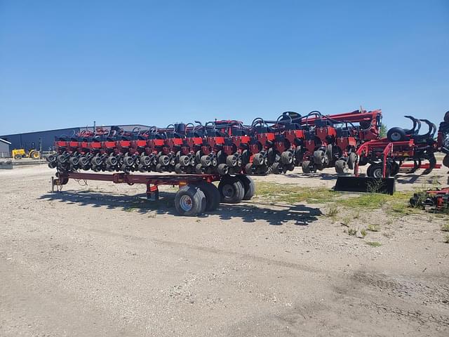 Image of Case IH 1245 equipment image 4