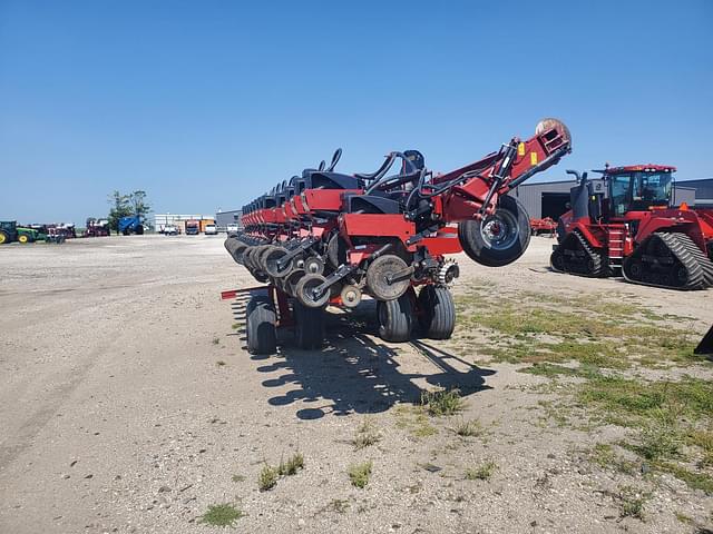 Image of Case IH 1245 equipment image 3