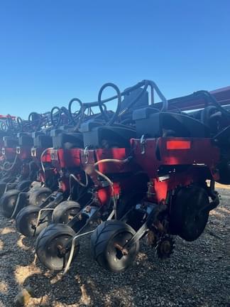 Image of Case IH 1245 equipment image 4