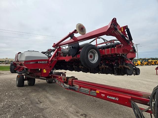 Image of Case IH 1245 equipment image 2