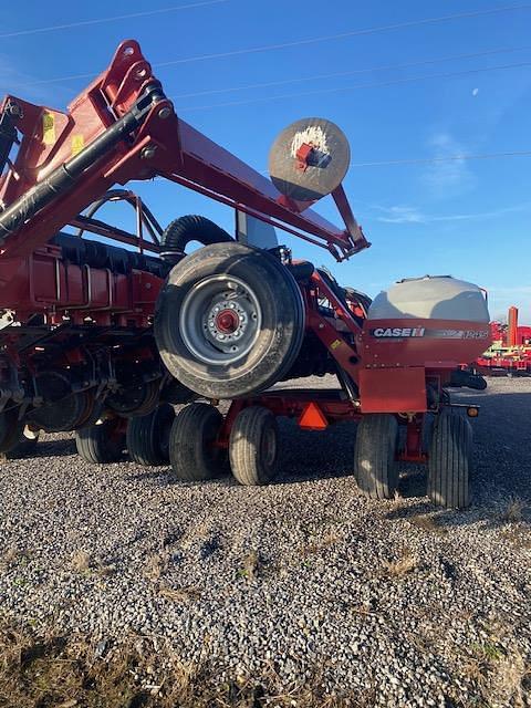 Image of Case IH 1245 equipment image 2