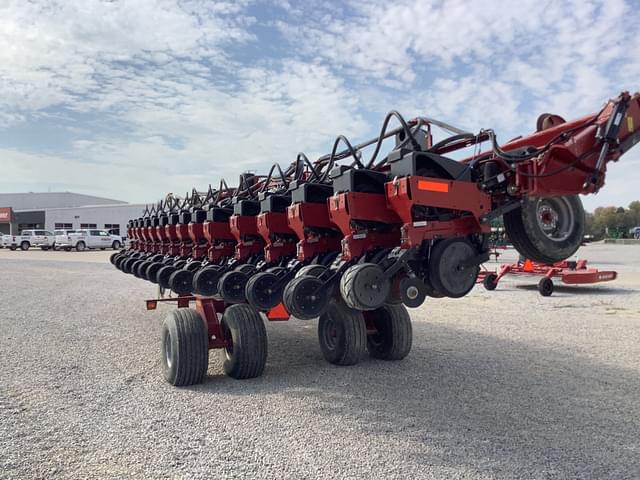 Image of Case IH 1245 equipment image 4