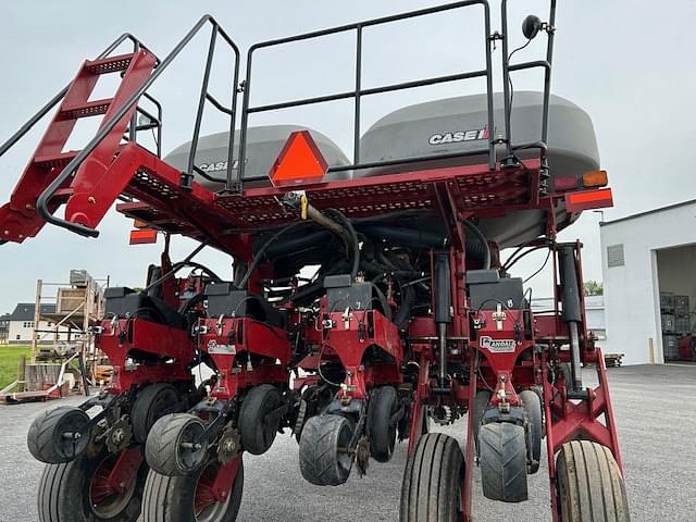 Image of Case IH 1255 equipment image 4