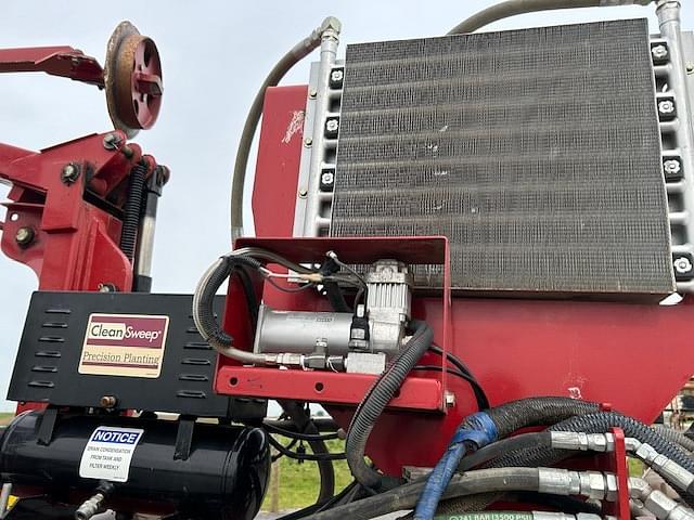 Image of Case IH 1255 equipment image 3