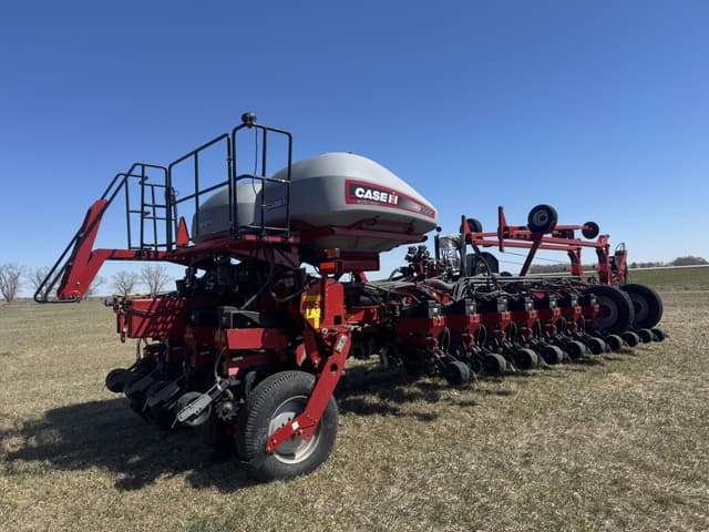Image of Case IH 1255 equipment image 2
