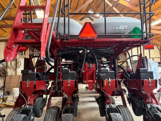 Image of Case IH 1255 equipment image 3