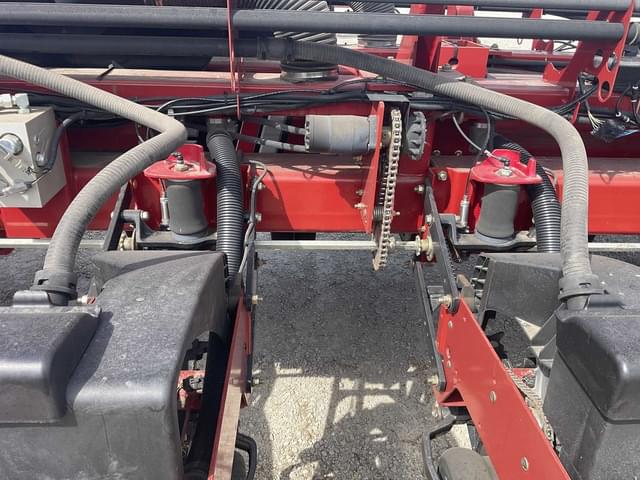 Image of Case IH 1255 equipment image 2