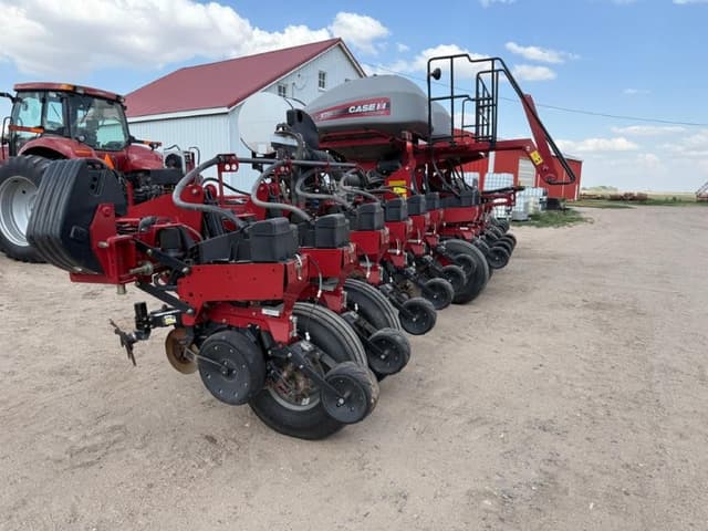 Image of Case IH 1255 equipment image 2