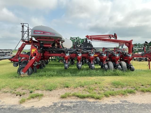 Image of Case IH 1255 equipment image 1