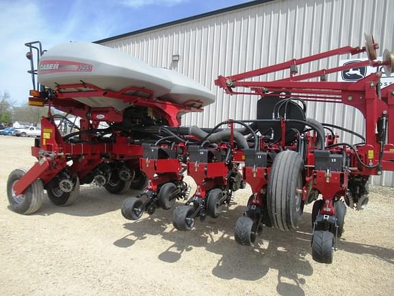 Image of Case IH 1255 equipment image 2