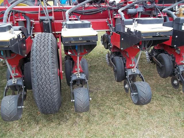 Image of Case IH 1255 equipment image 4