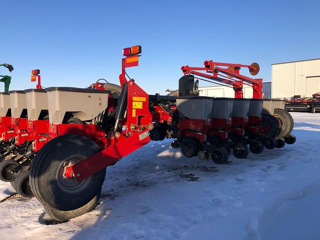 Image of Case IH 1255 equipment image 2